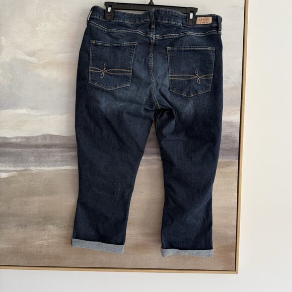 NWOT Woman LEVI Jeans Modern Skinny Crop Capris Cuffed Size 18 - Picture 2 of 5